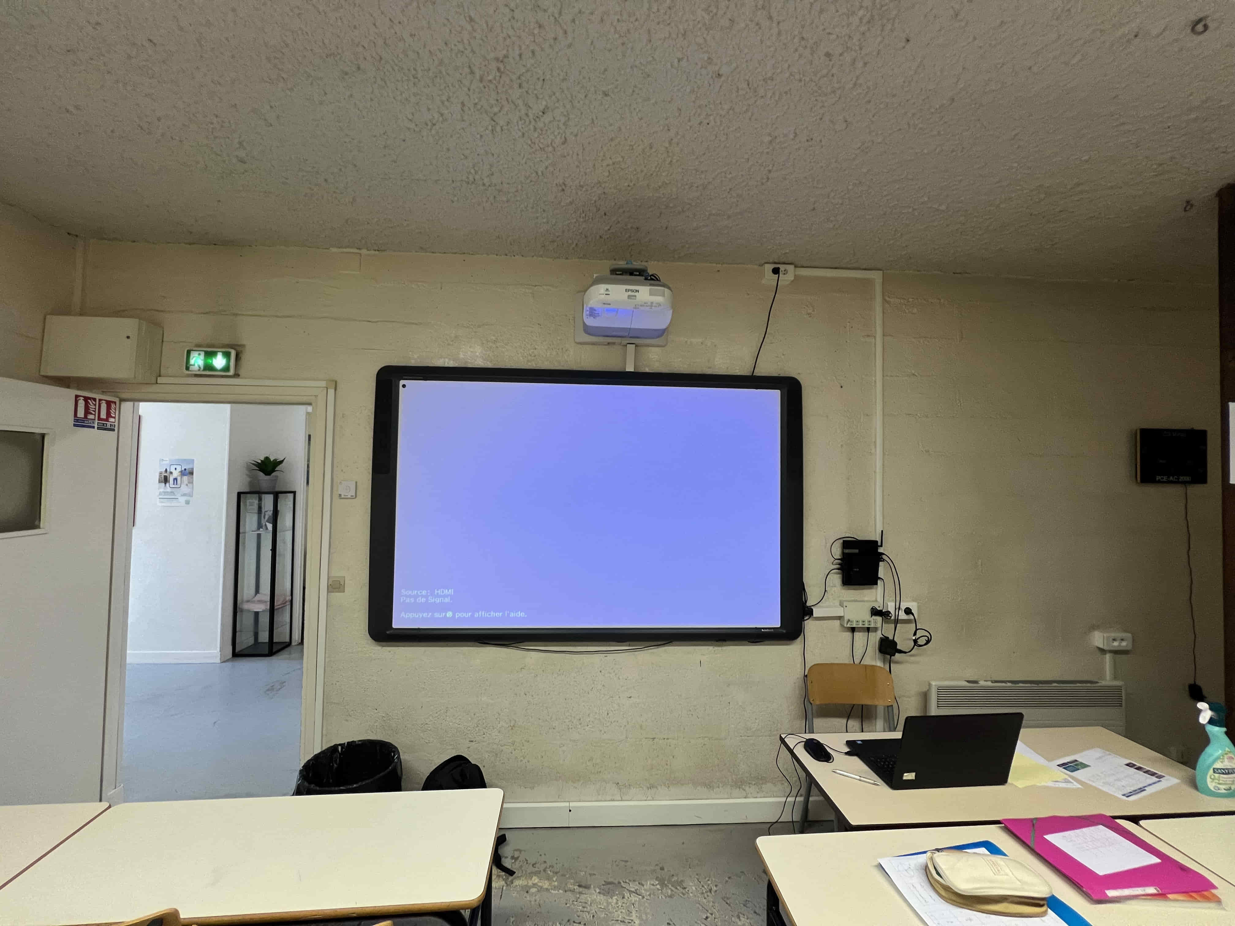 Vidéoprojecteur interactif installé par Protech à l’école Vauban à Pontoise